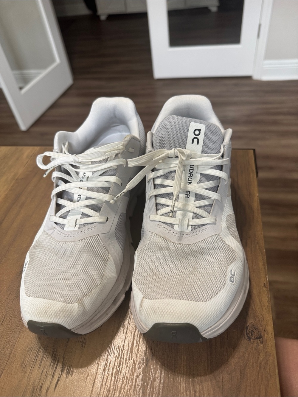 On Running Men's White and Light Gray Athletic Trainers